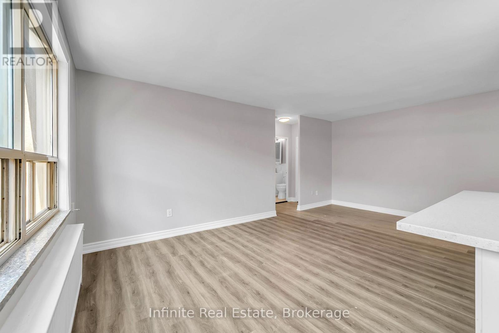 310 - 896 Eglinton Avenue E, Toronto, Ontario  M4G 2L2 - Photo 21 - C13716016