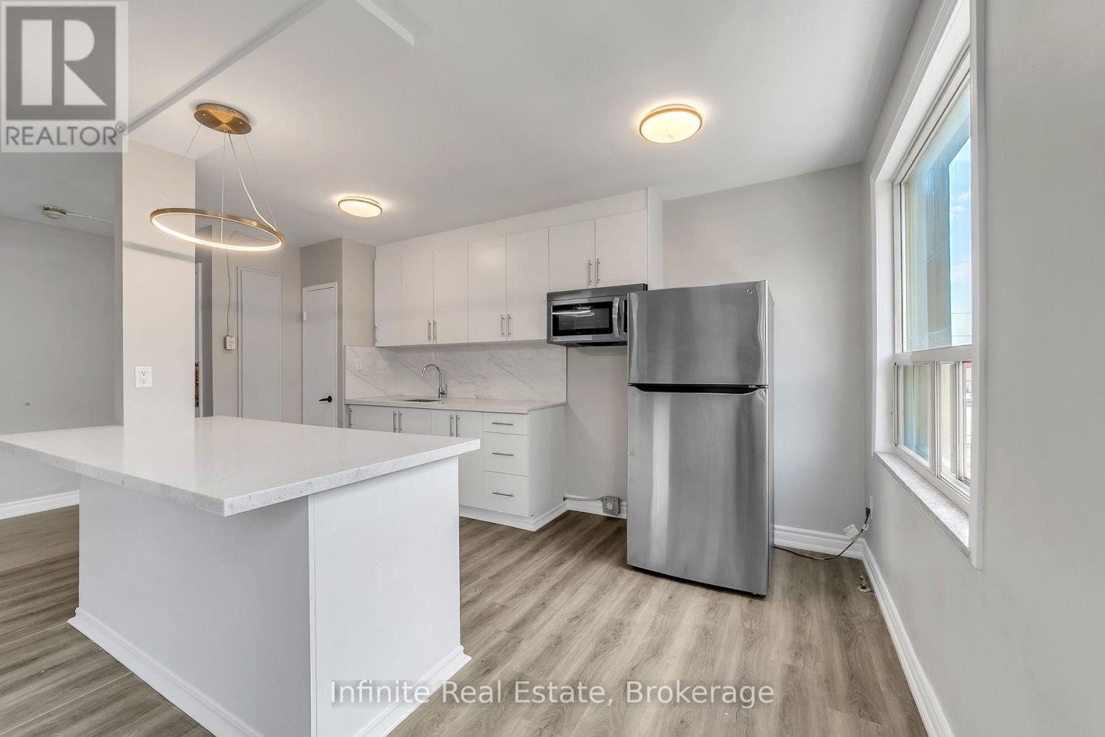 310 - 896 Eglinton Avenue E, Toronto, Ontario  M4G 2L2 - Photo 5 - C13716016