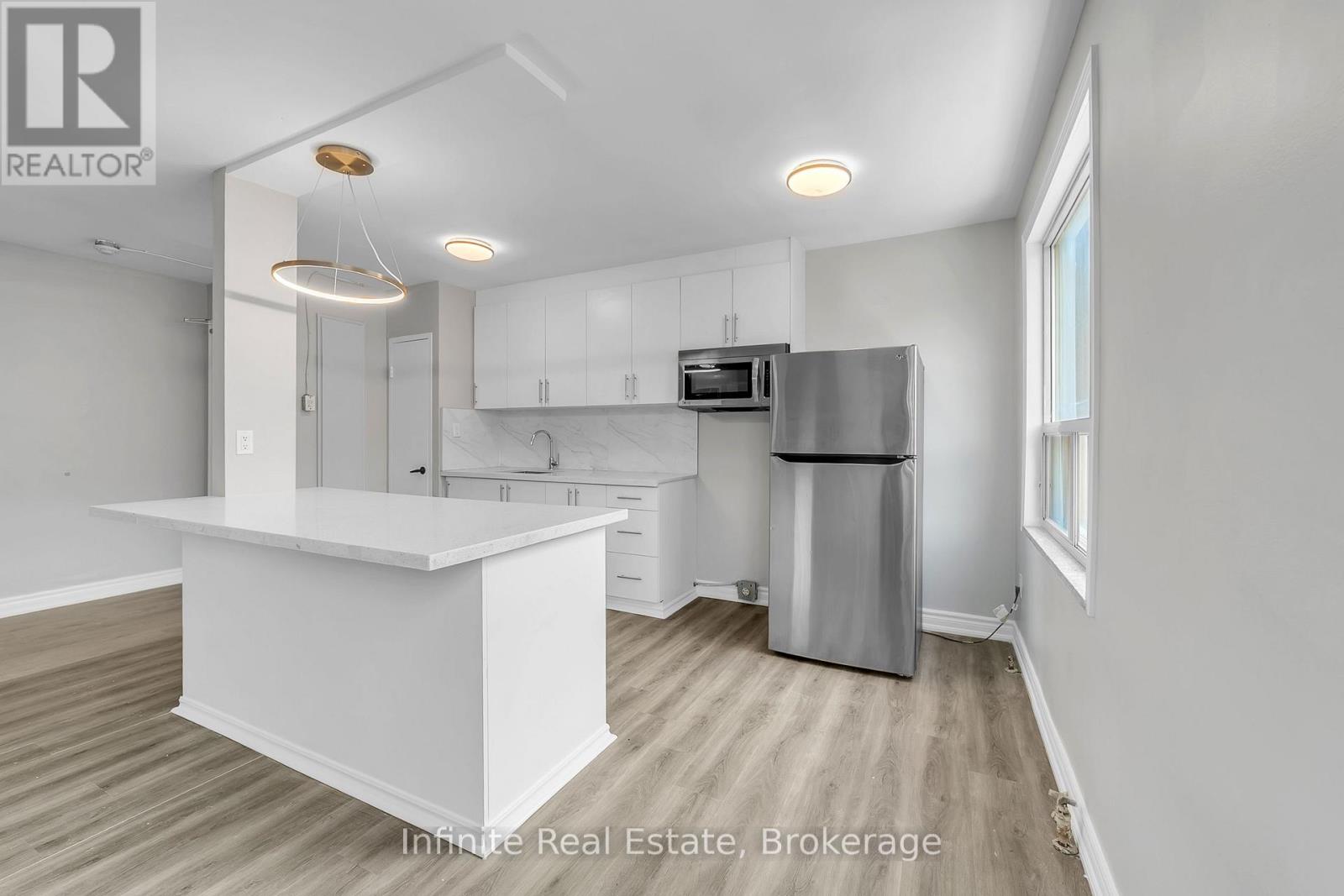 310 - 896 Eglinton Avenue E, Toronto, Ontario  M4G 2L2 - Photo 6 - C13716016