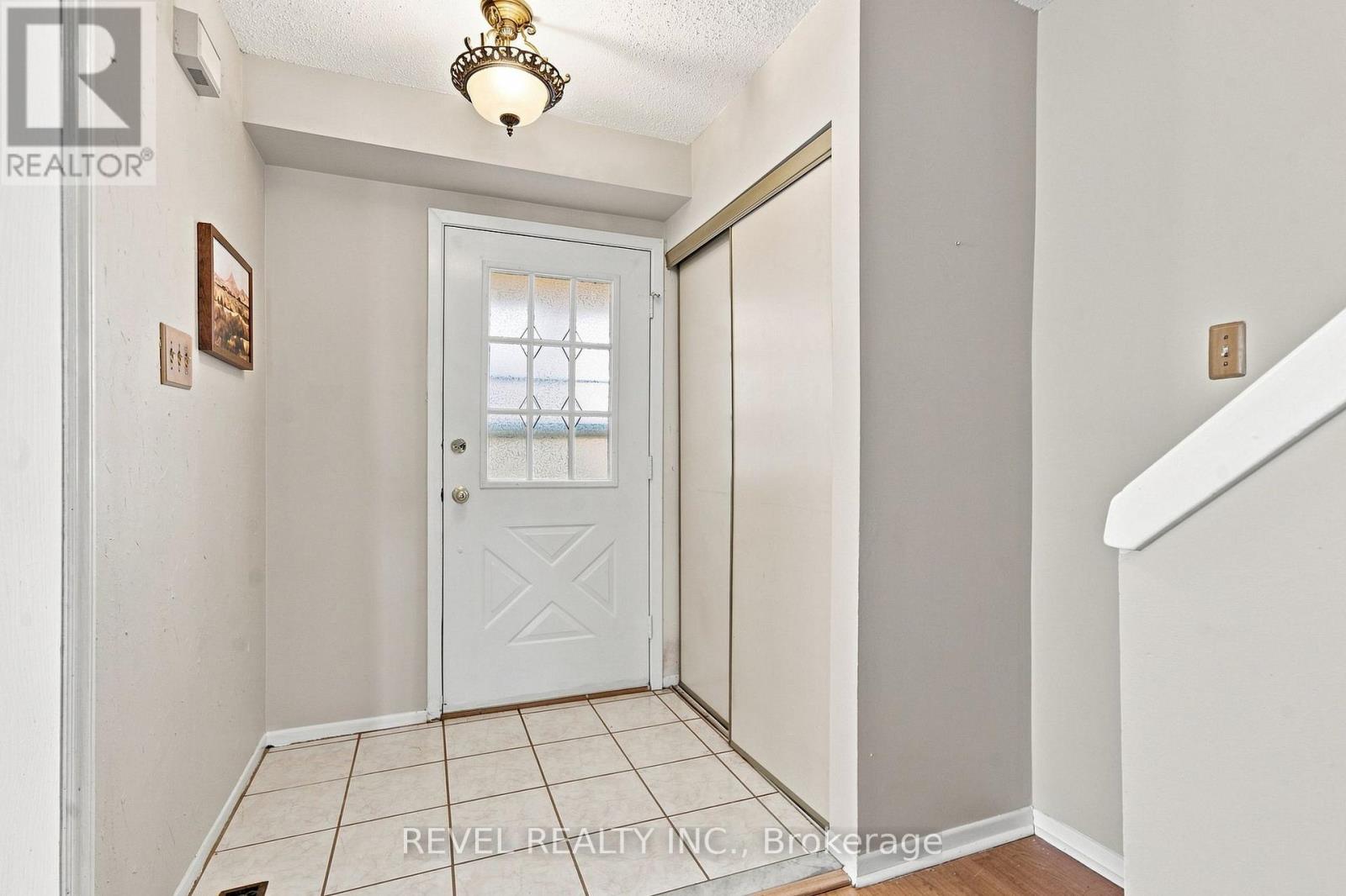 22 Kipling Crescent, Ajax, Ontario  L1S 5A7 - Photo 4 - E13716004