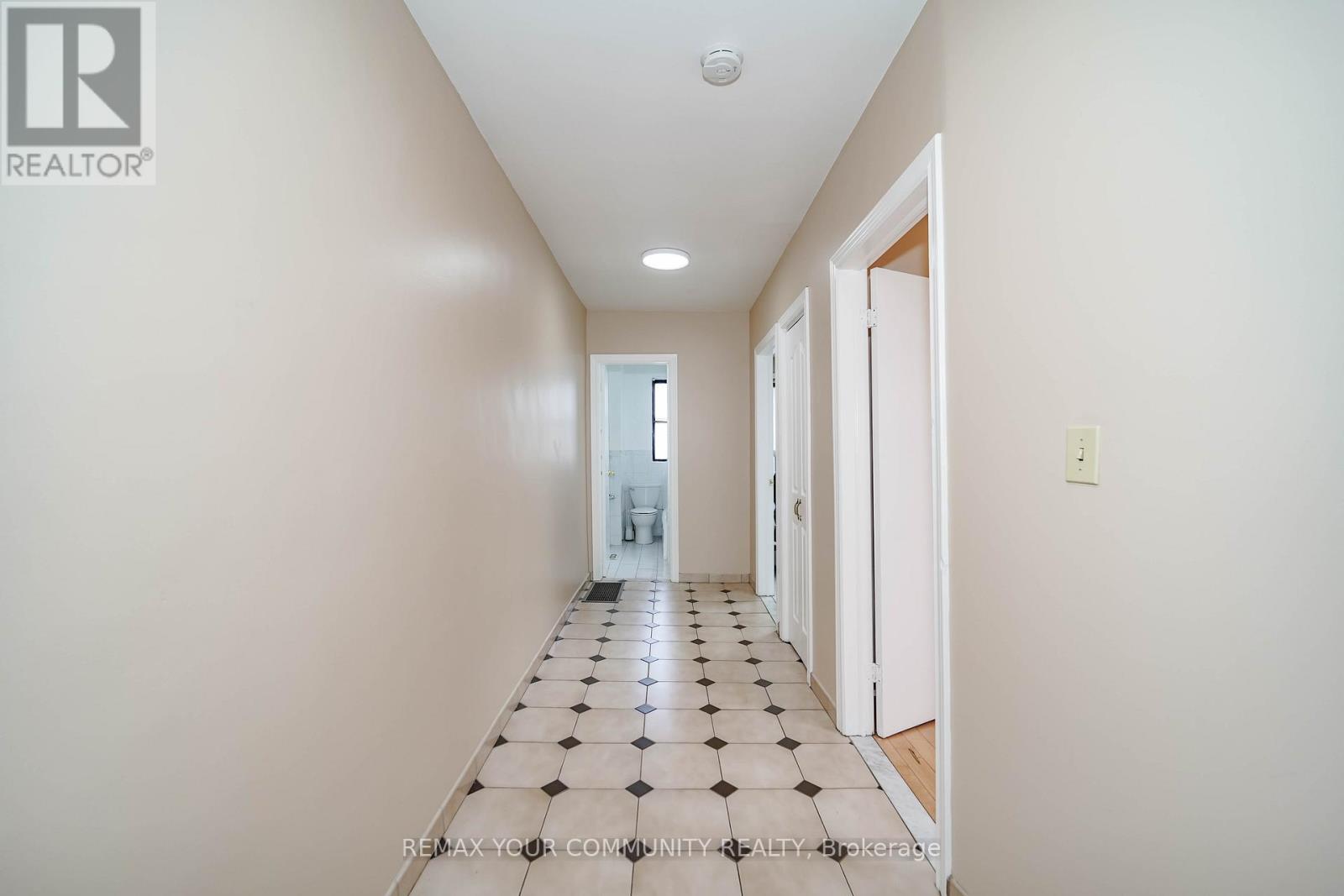 Room 2 - 1378 Danforth Avenue, Toronto, Ontario  M4J 3V9 - Photo 13 - E13716020