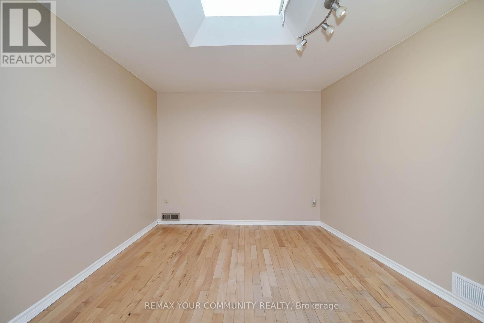 Room 2 - 1378 Danforth Avenue, Toronto, Ontario  M4J 3V9 - Photo 16 - E13716020