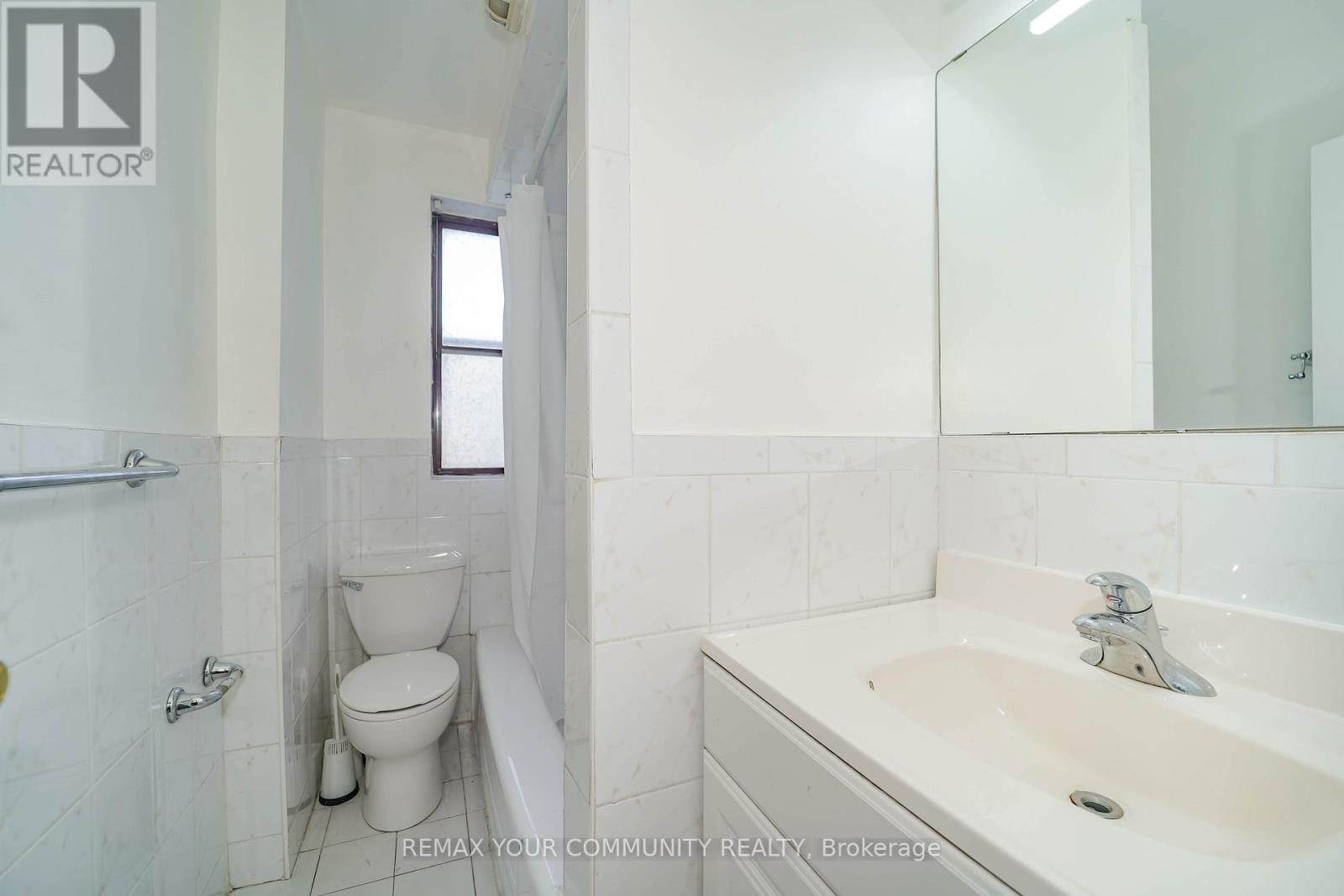 Room 2 - 1378 Danforth Avenue, Toronto, Ontario  M4J 3V9 - Photo 21 - E13716020