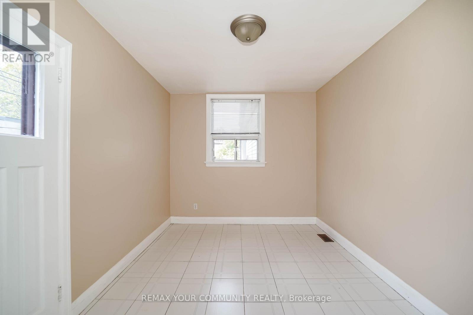 Room 3 - 1378 Danforth Avenue, Toronto, Ontario  M4J 3V9 - Photo 27 - E13716022