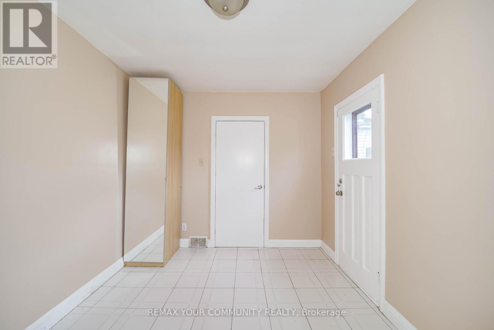Room 3 - 1378 Danforth Avenue, Toronto, Ontario  M4J 3V9 - Photo 29 - E13716022