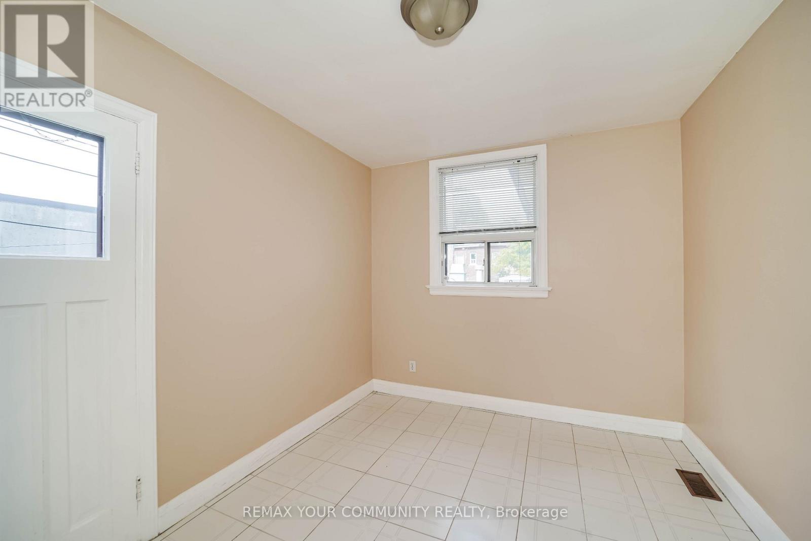 Room 3 - 1378 Danforth Avenue, Toronto, Ontario  M4J 3V9 - Photo 31 - E13716022