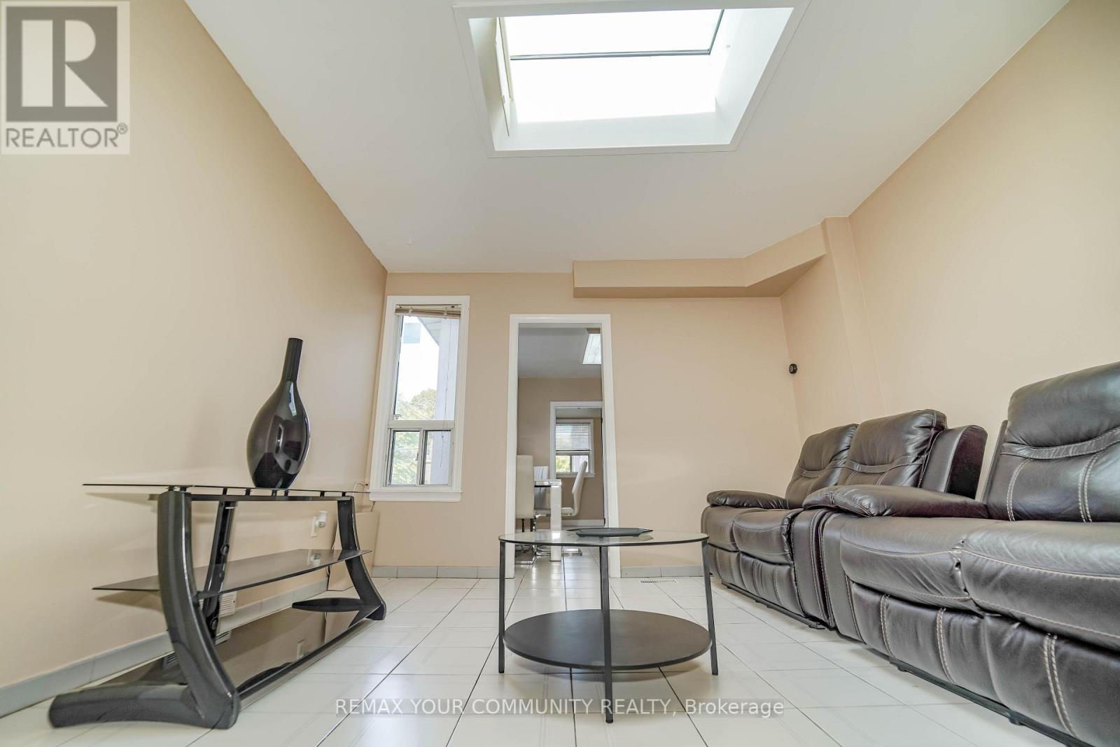 1378 Danforth Avenue, Toronto, Ontario  M4J 3V9 - Photo 33 - E13716024