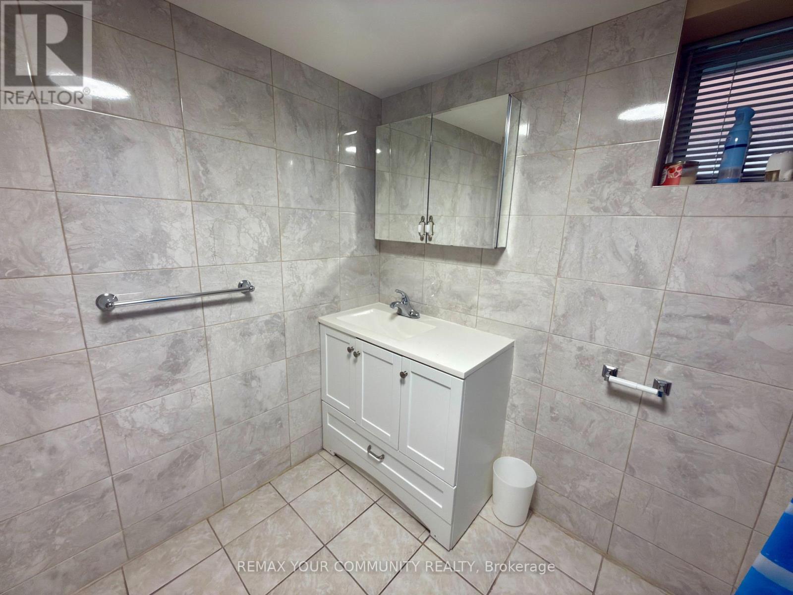 Lower Room 2 - 86 Lesmount Avenue, Toronto, Ontario  M4J 3V9 - Photo 7 - E13716026