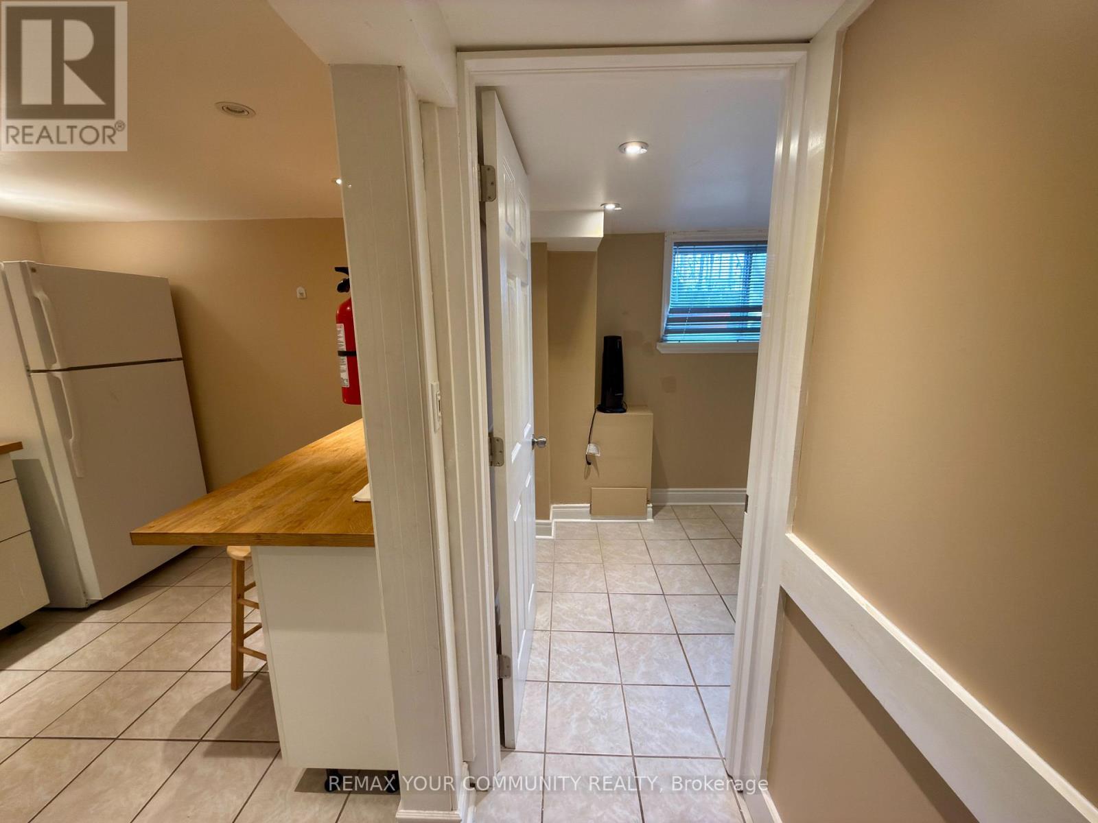 Lower Room 2 - 86 Lesmount Avenue, Toronto, Ontario  M4J 3V9 - Photo 9 - E13716026