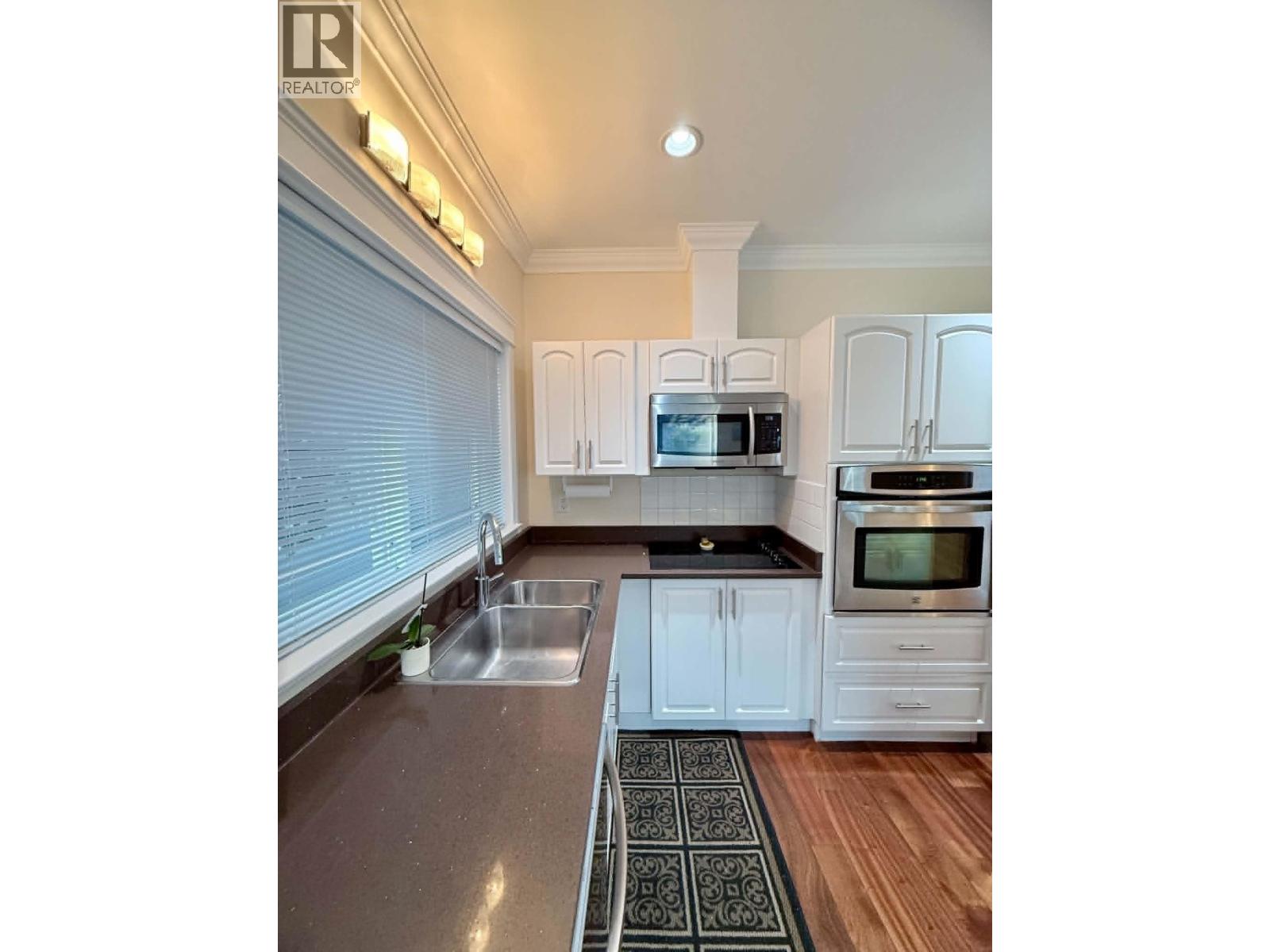 766 Gerussi Lane, Gibsons, British Columbia  V0N 1V7 - Photo 10 - R3159165