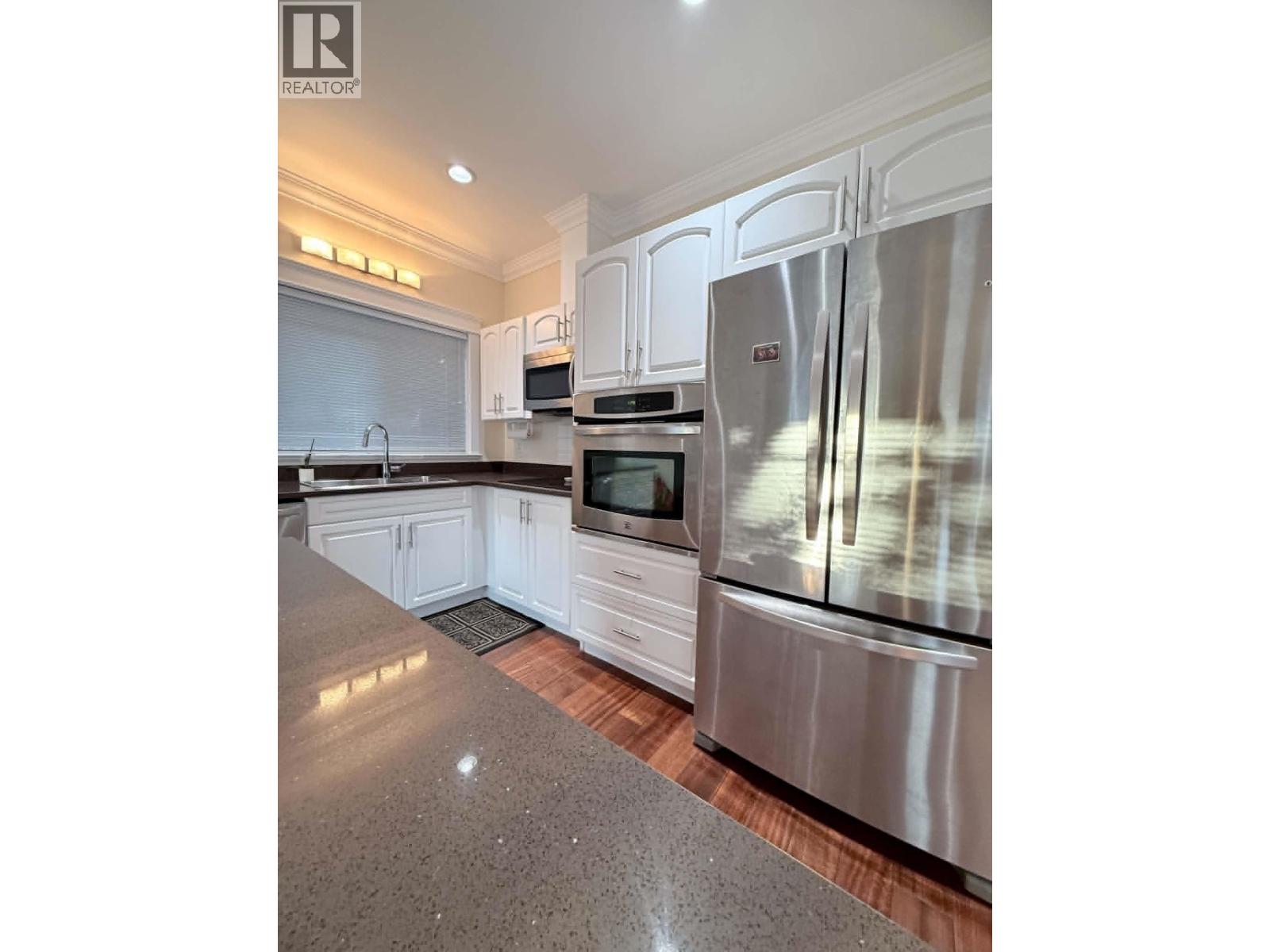 766 Gerussi Lane, Gibsons, British Columbia  V0N 1V7 - Photo 11 - R3159165