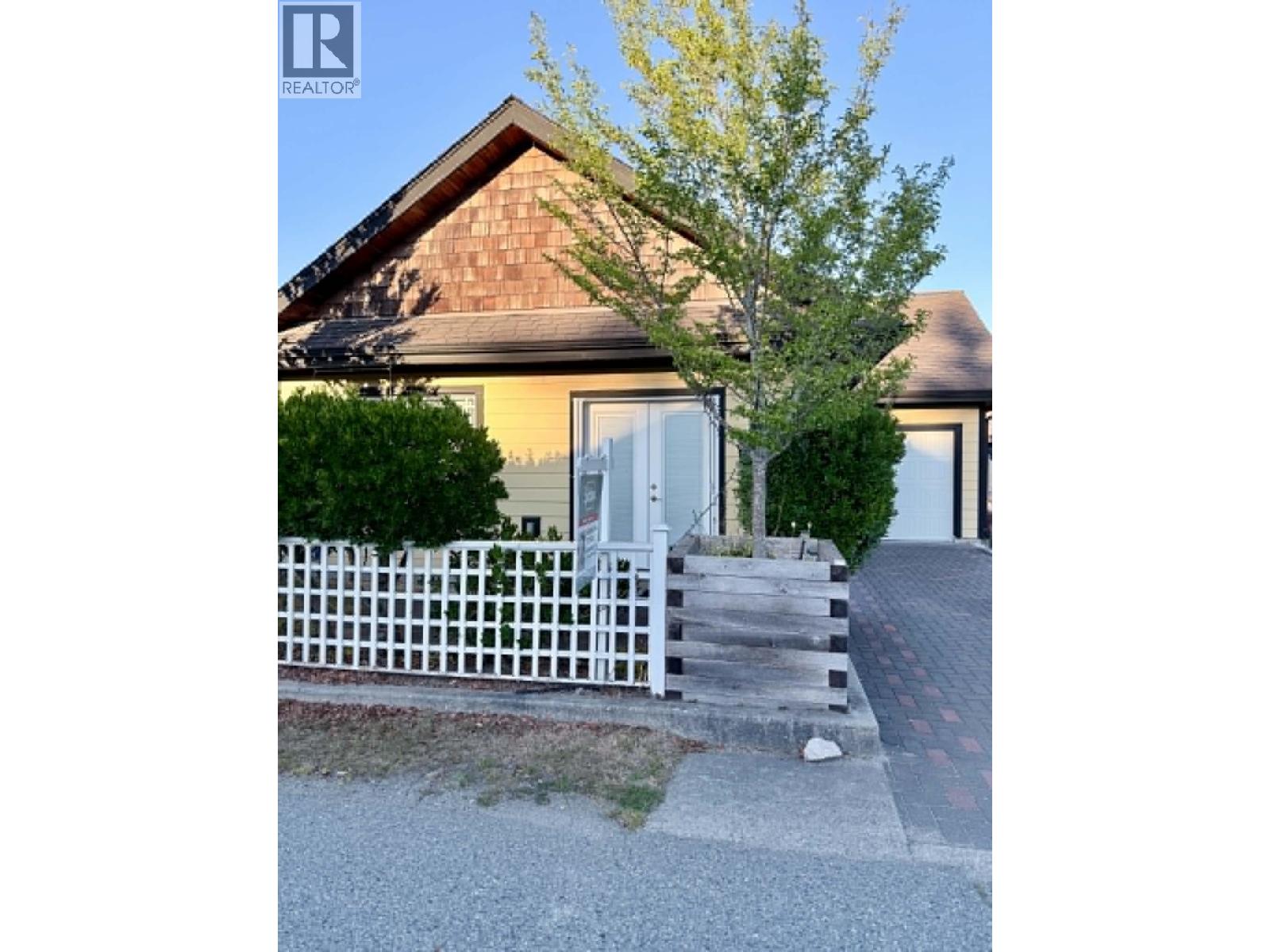 766 Gerussi Lane, Gibsons, British Columbia  V0N 1V7 - Photo 25 - R3159165