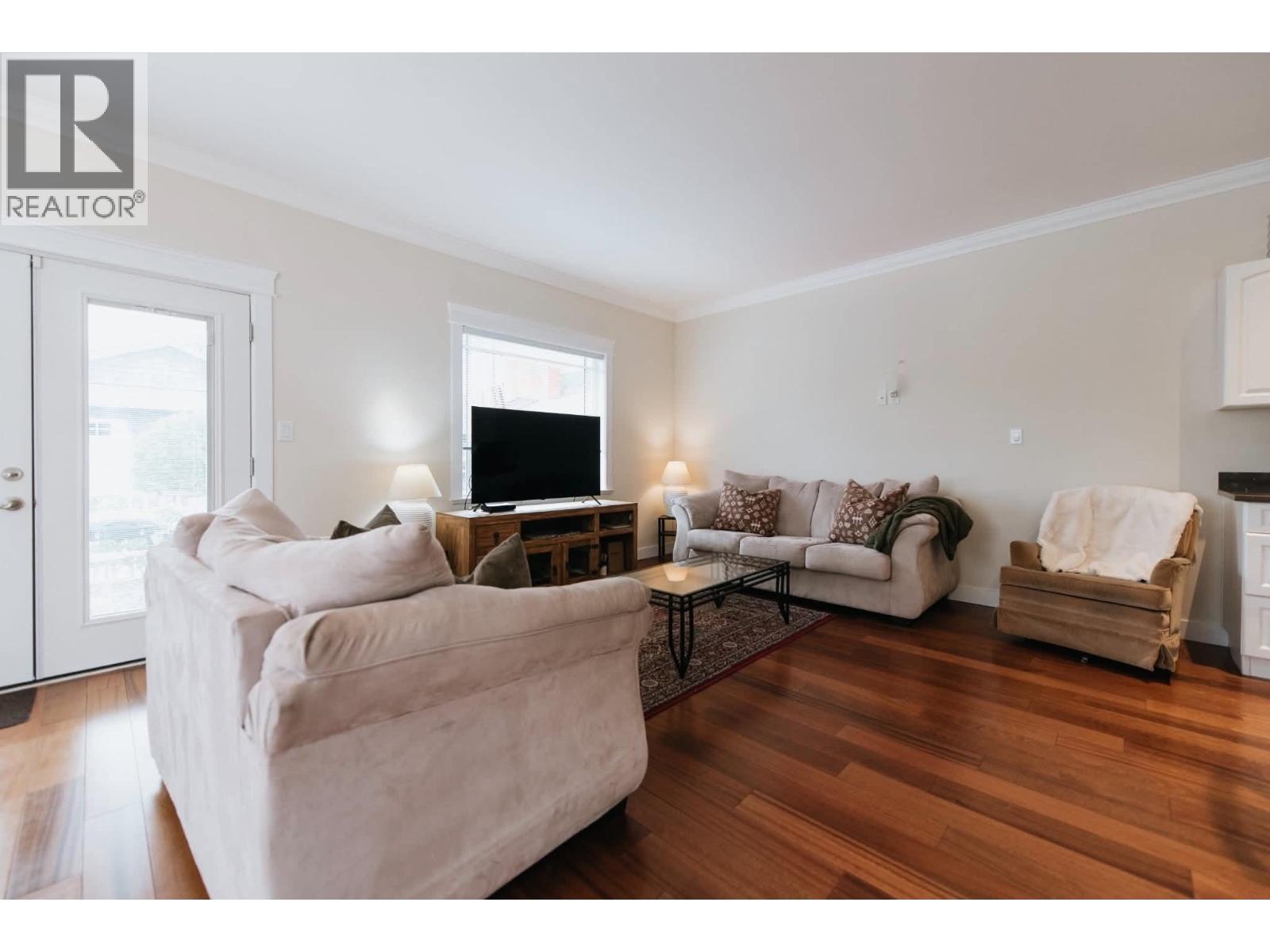 766 Gerussi Lane, Gibsons, British Columbia  V0N 1V7 - Photo 7 - R3159165