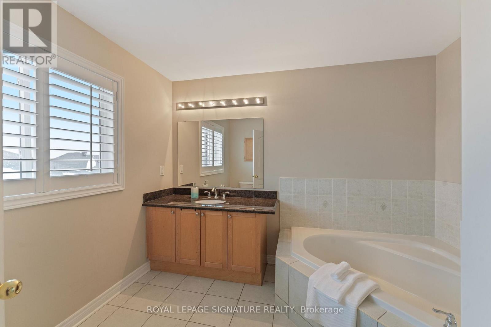 89 Patti Mcculloch Way, Newmarket, Ontario  L3X 3G1 - Photo 30 - N13715908