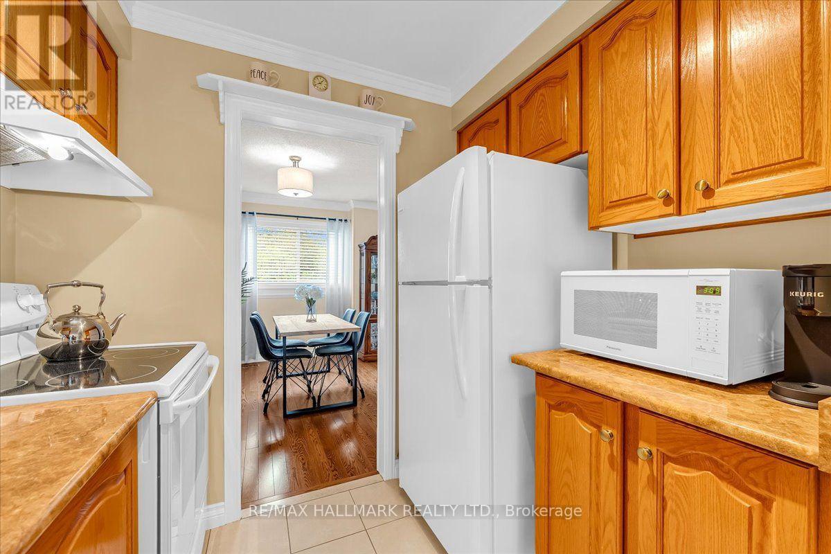 102 Trewartha Crescent, Brampton, Ontario  L6Z 1X4 - Photo 9 - W13715310