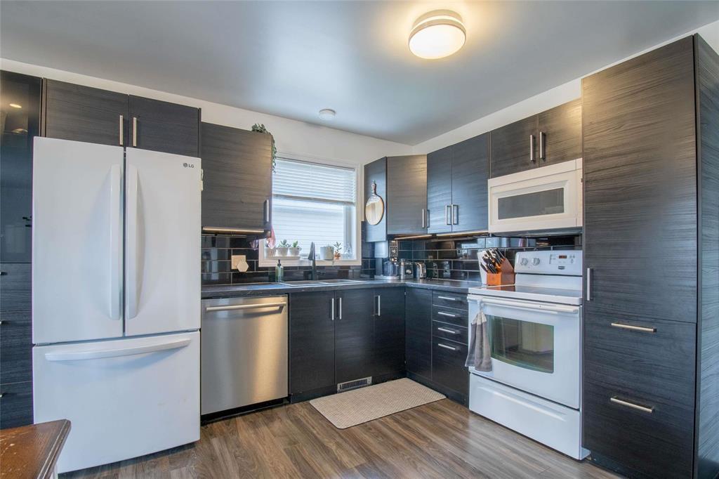 64 Whitby Crescent, Steinbach, Manitoba  R5G 0B4 - Photo 10 - 202621487