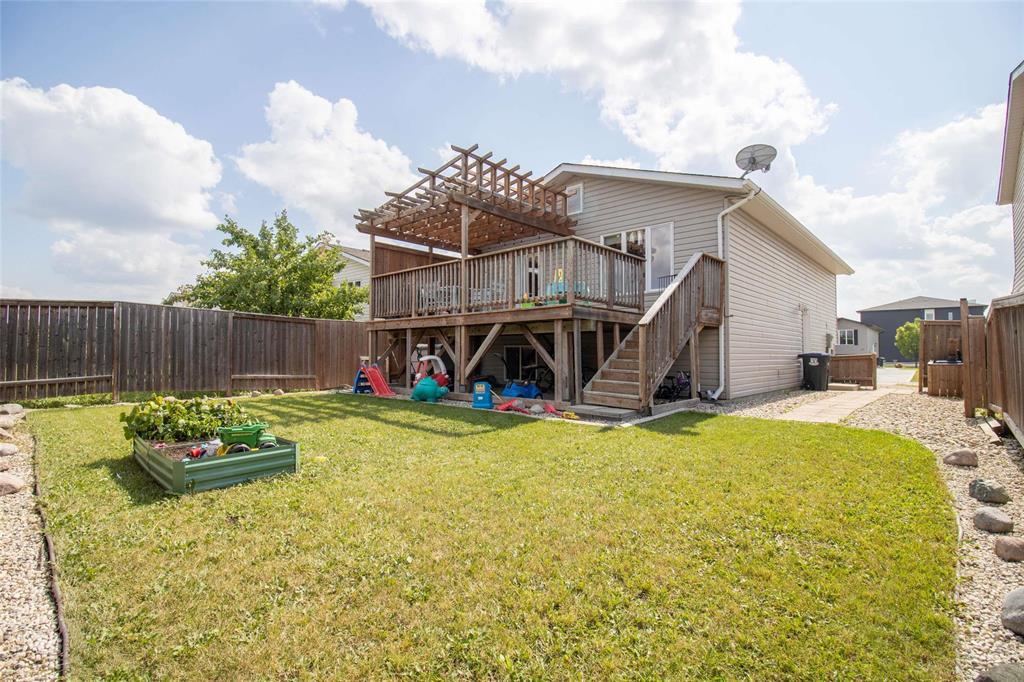 64 Whitby Crescent, Steinbach, Manitoba  R5G 0B4 - Photo 21 - 202621487