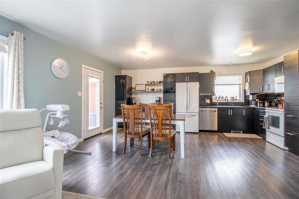 64 Whitby Crescent, Steinbach, Manitoba  R5G 0B4 - Photo 7 - 202621487