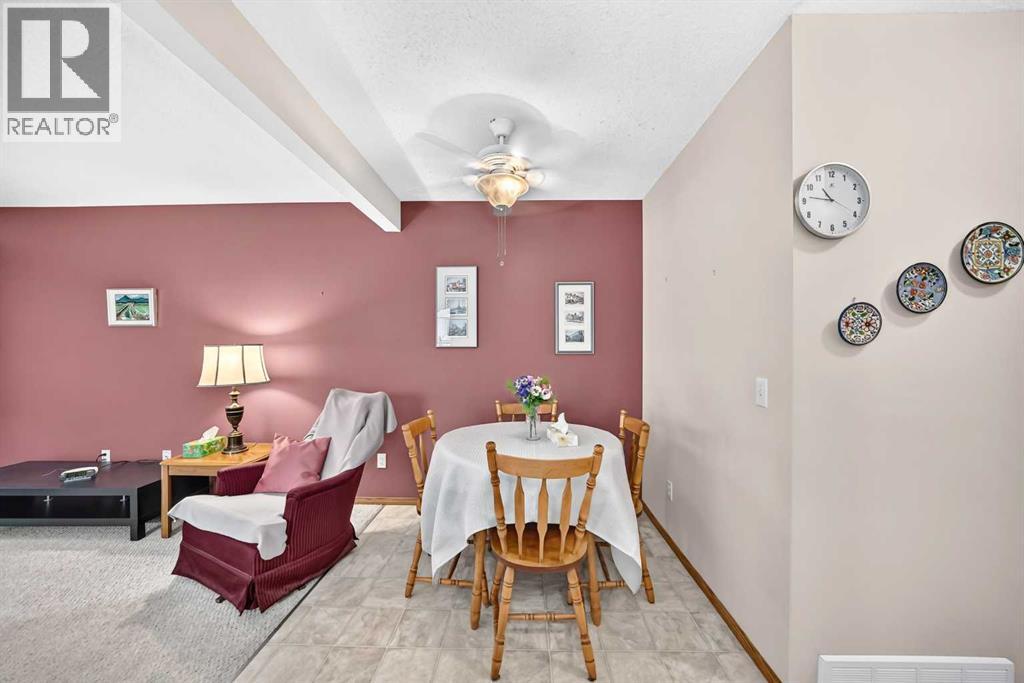 20 Everstone Place SW, Calgary, Alberta  T2Y 4H9 - Photo 7 - A2339278