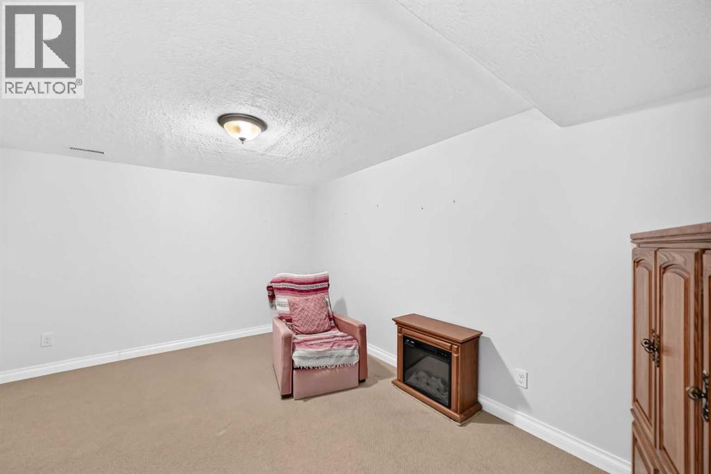 20 Everstone Place SW, Calgary, Alberta  T2Y 4H9 - Photo 24 - A2339278