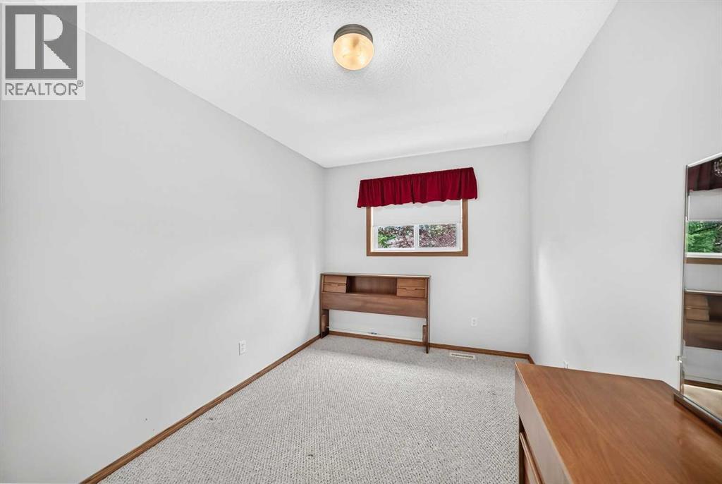 20 Everstone Place SW, Calgary, Alberta  T2Y 4H9 - Photo 18 - A2339278