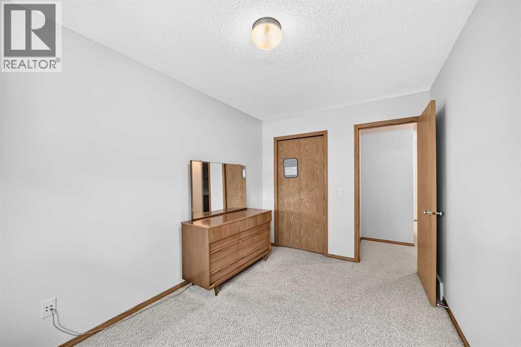 20 Everstone Place SW, Calgary, Alberta  T2Y 4H9 - Photo 20 - A2339278