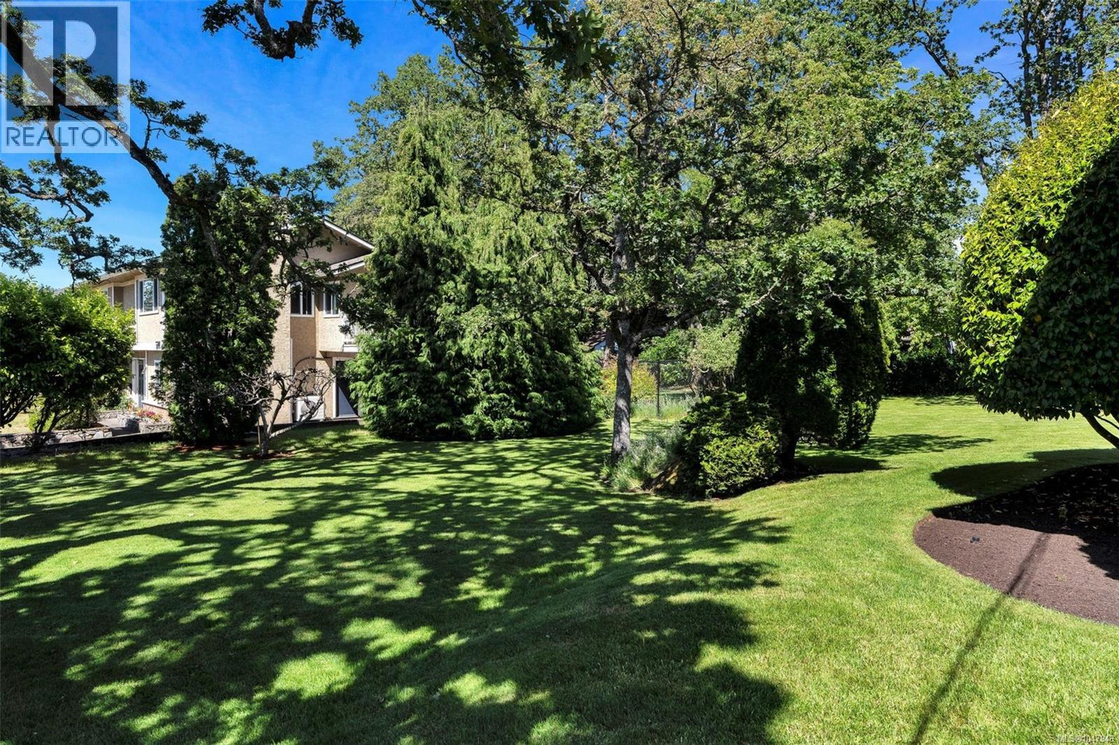 3973 Livingstone Ave S, Saanich, British Columbia  V8N 3A5 - Photo 27 - 1047946