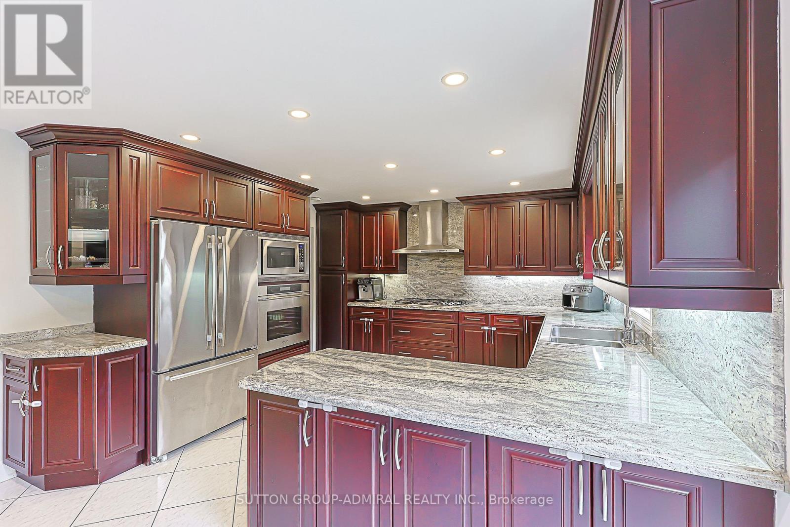 62 Pickett Crescent, Richmond Hill, Ontario  L4C 9L3 - Photo 14 - N13713666