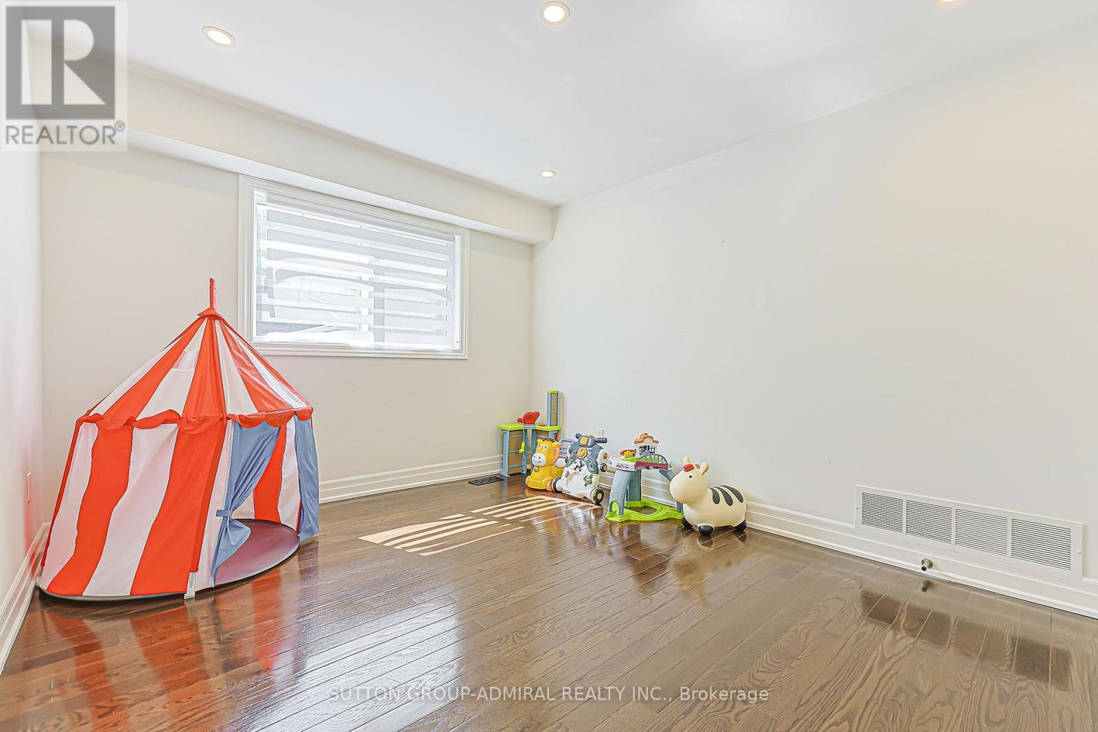 62 Pickett Crescent, Richmond Hill, Ontario  L4C 9L3 - Photo 18 - N13713666