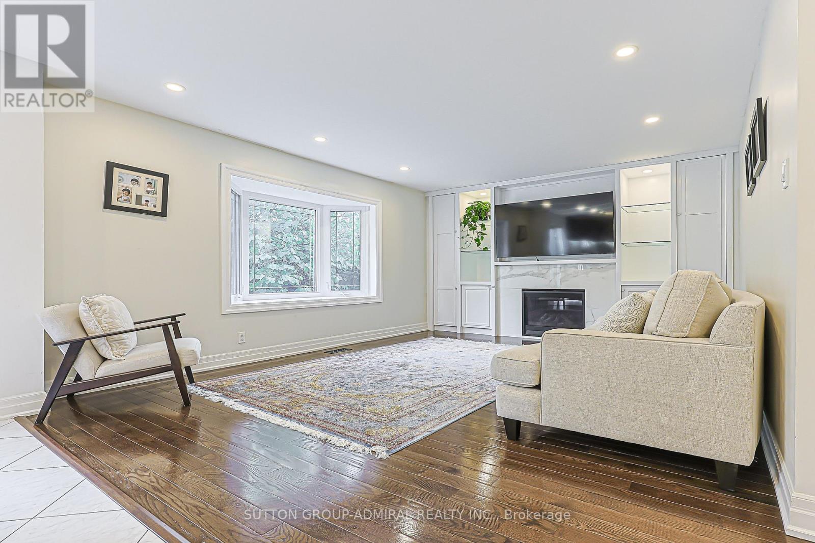 62 Pickett Crescent, Richmond Hill, Ontario  L4C 9L3 - Photo 9 - N13713666