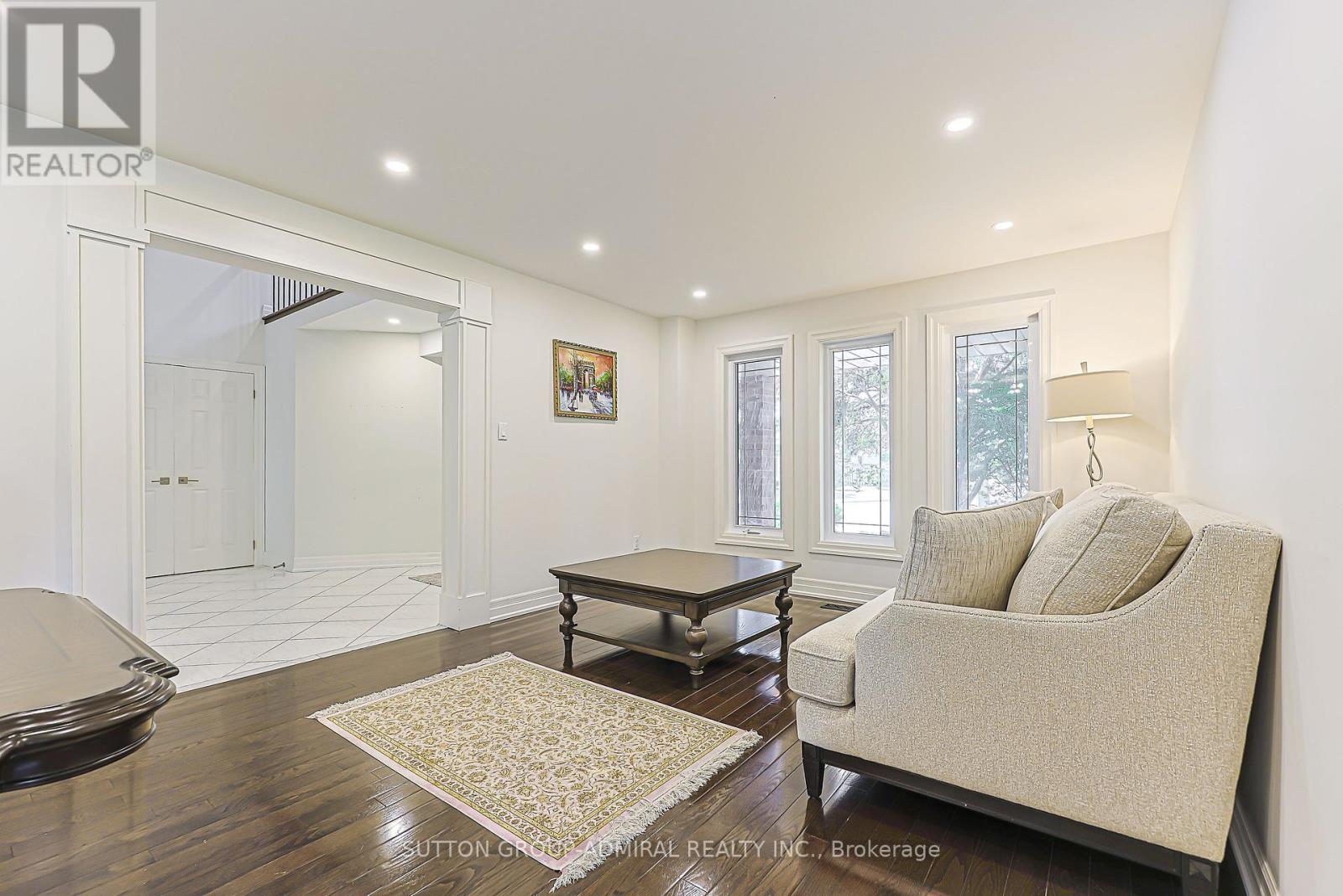 62 Pickett Crescent, Richmond Hill, Ontario  L4C 9L3 - Photo 6 - N13713666
