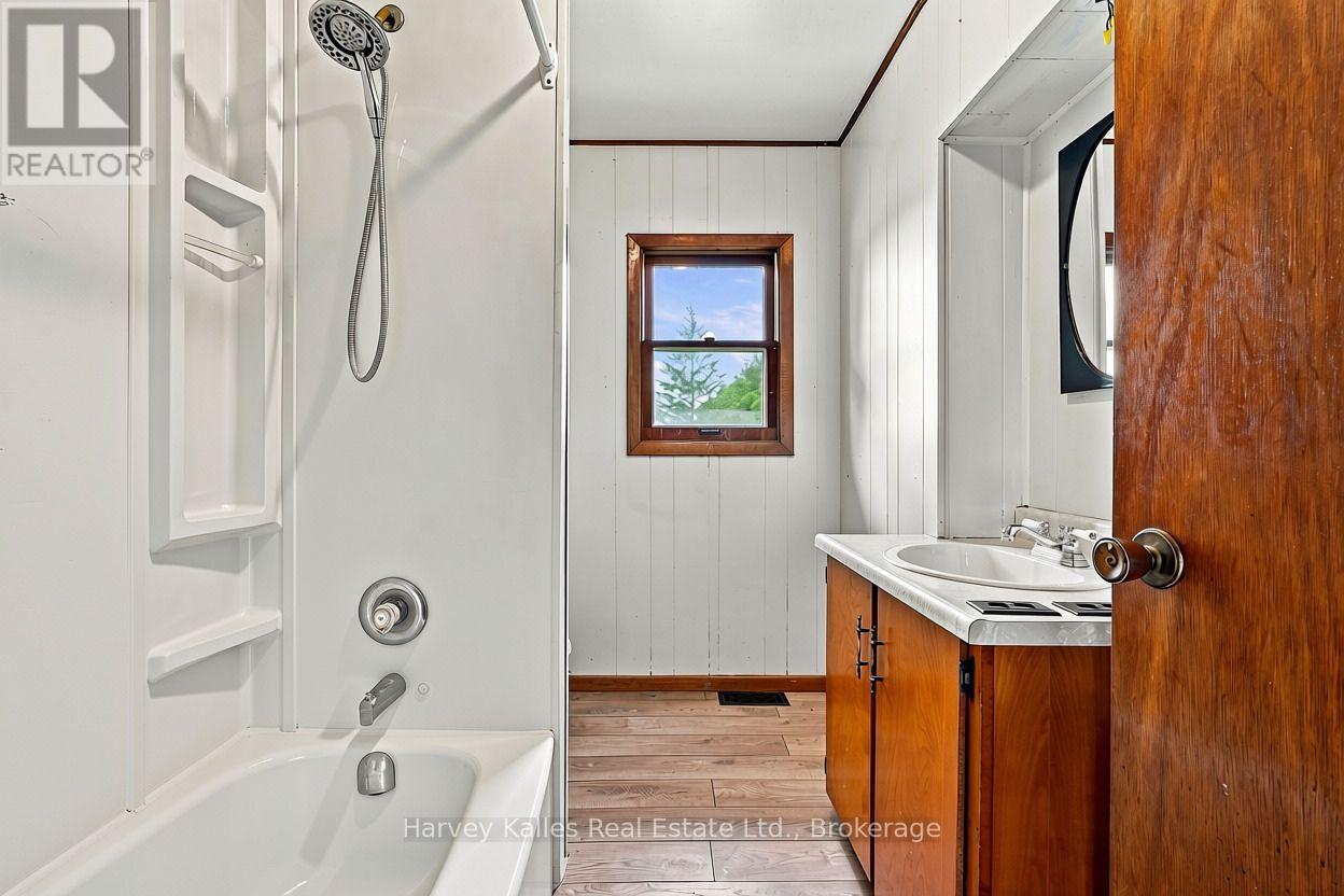 147 Caughey Road, Prince Edward County, Ontario  K0K 1W0 - Photo 16 - X13716144