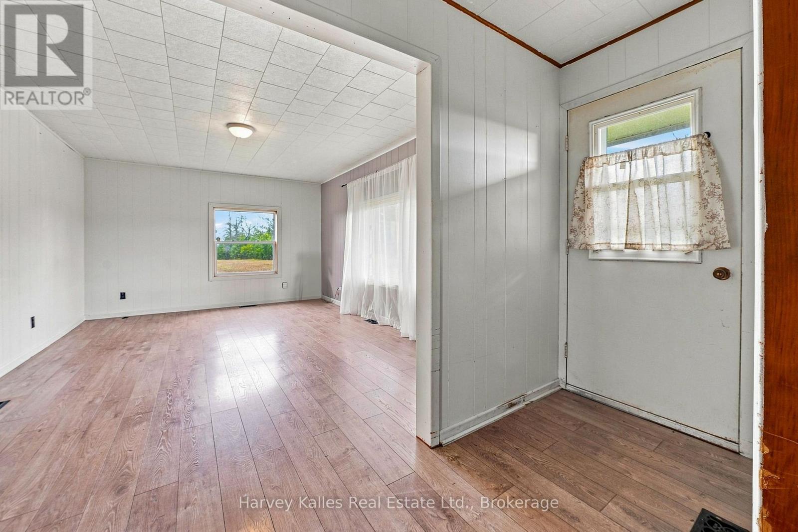 147 Caughey Road — photo 3