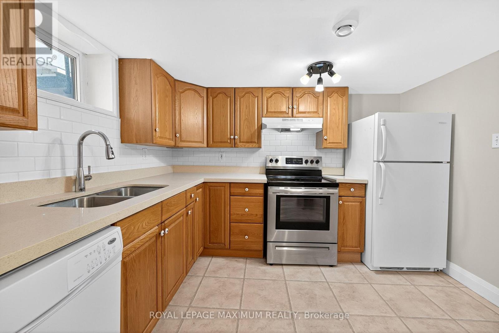 Basement - 362 Rosedale Drive, Whitby, Ontario  L1N 1Z4 - Photo 9 - E13716146