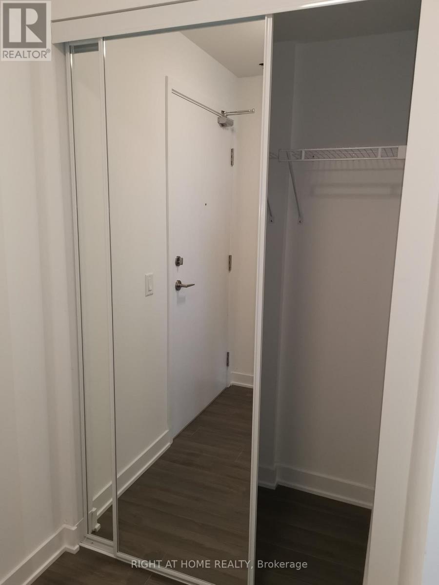 612 - 681 Yonge Street E, Barrie, Ontario  L9J 0K1 - Photo 2 - S13716058