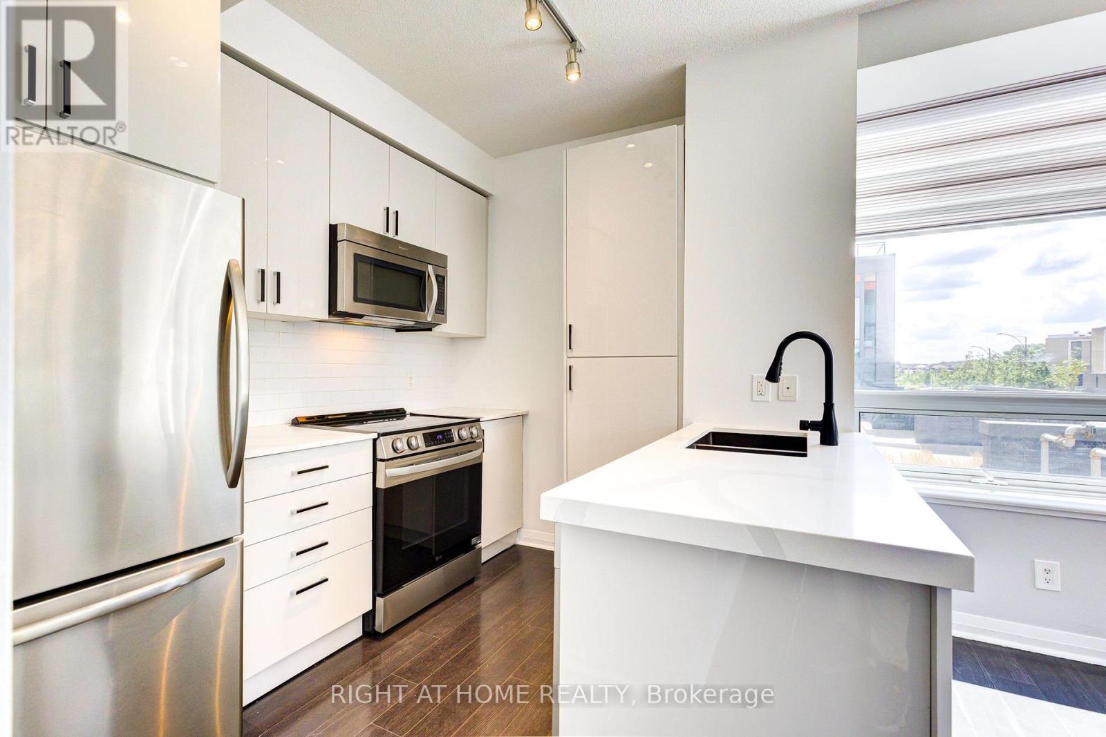 101 - 55 Eglinton Avenue W, Mississauga (Hurontario), Ontario  L5R 0E4 - Photo 10 - W13716090