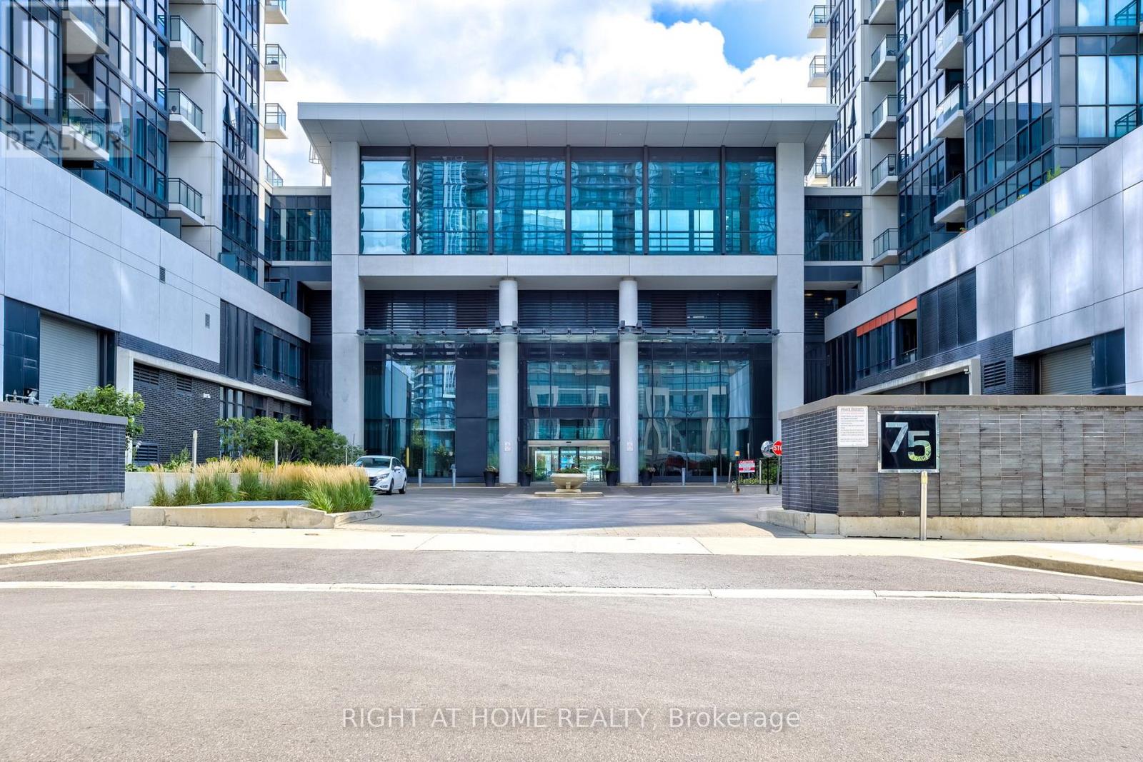 101 - 55 Eglinton Avenue W, Mississauga (Hurontario), Ontario  L5R 0E4 - Photo 4 - W13716090