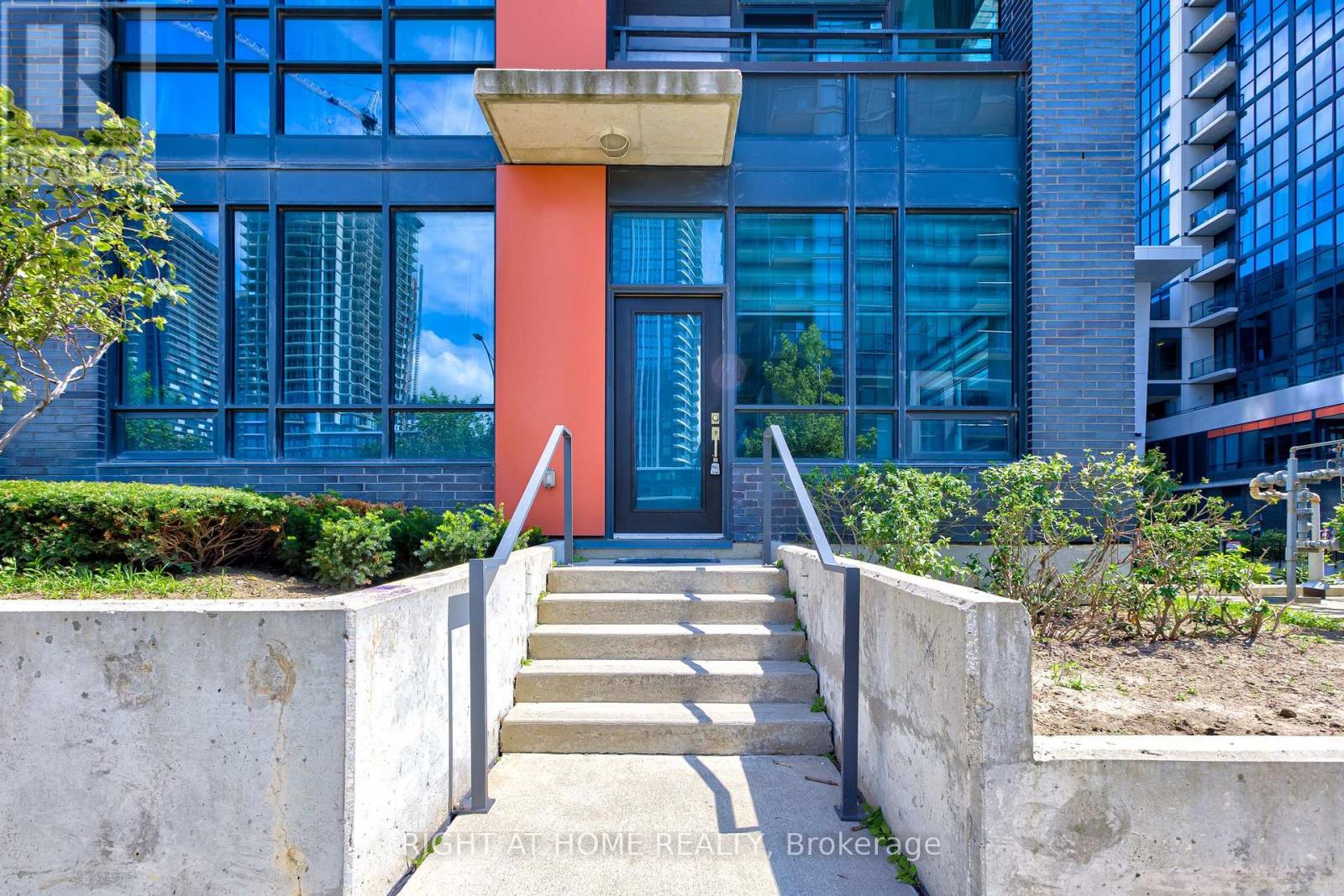 101 - 55 Eglinton Avenue W, Mississauga (Hurontario), Ontario  L5R 0E4 - Photo 6 - W13716090