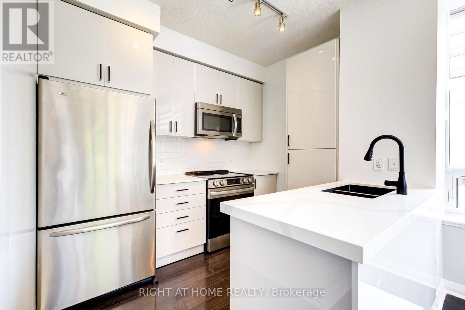 101 - 55 Eglinton Avenue W, Mississauga (Hurontario), Ontario  L5R 0E4 - Photo 9 - W13716090