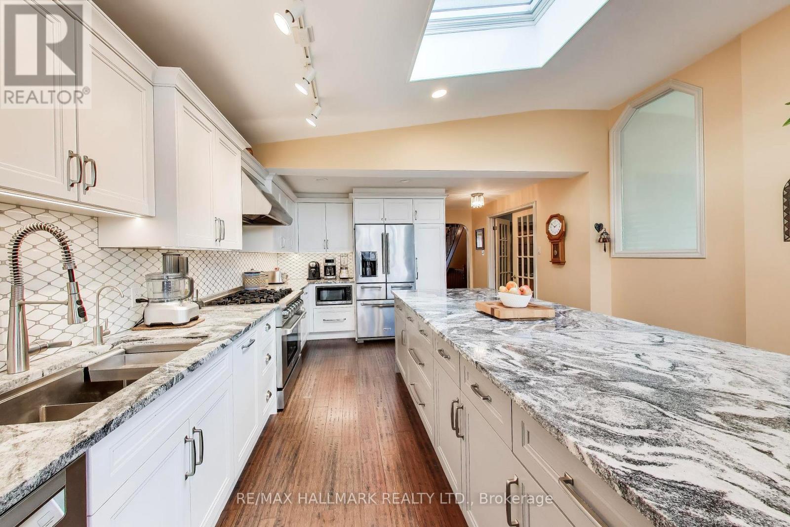 76 Ashbourne Drive, Toronto, Ontario  M9B 4H5 - Photo 12 - W13716126