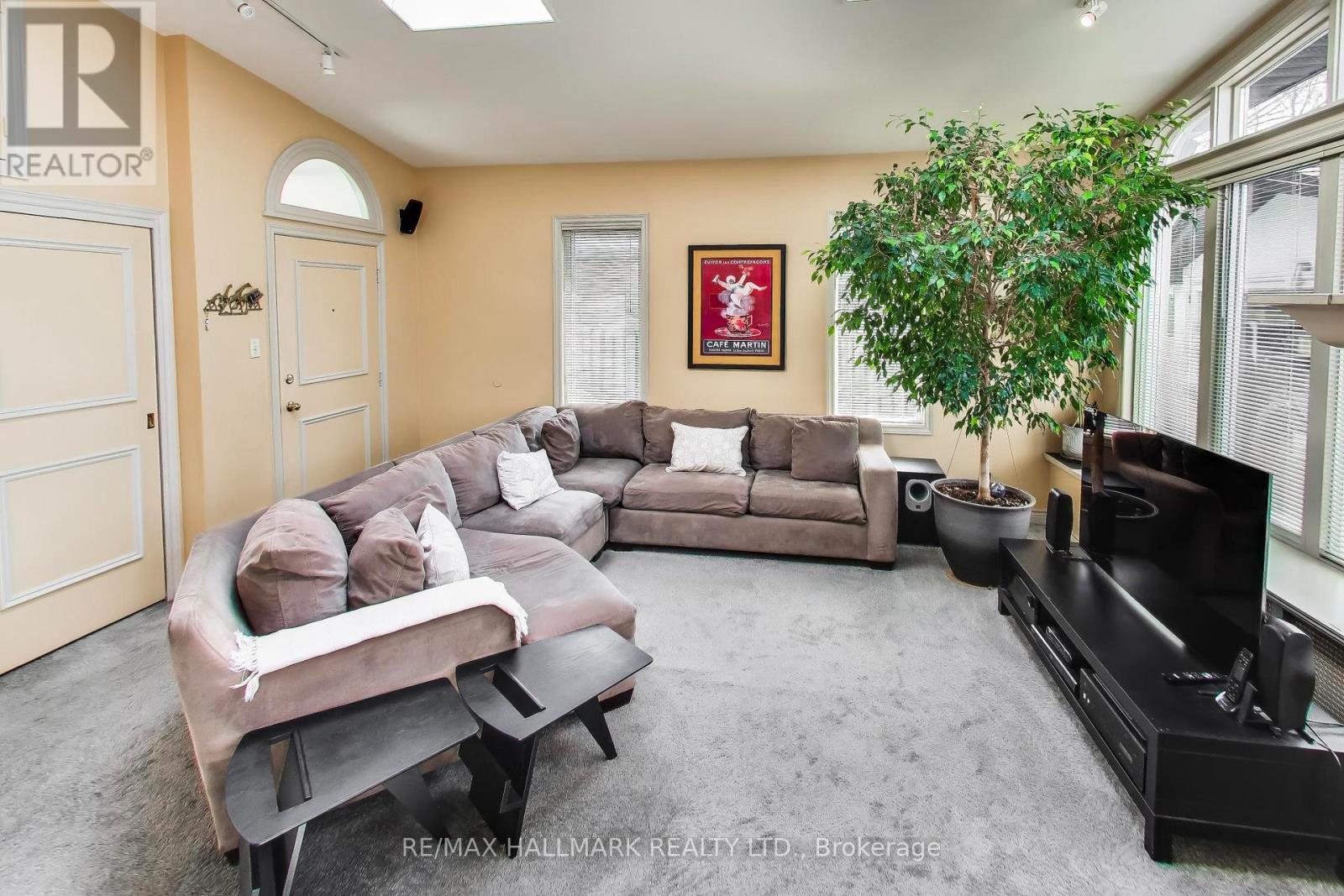76 Ashbourne Drive, Toronto, Ontario  M9B 4H5 - Photo 15 - W13716126