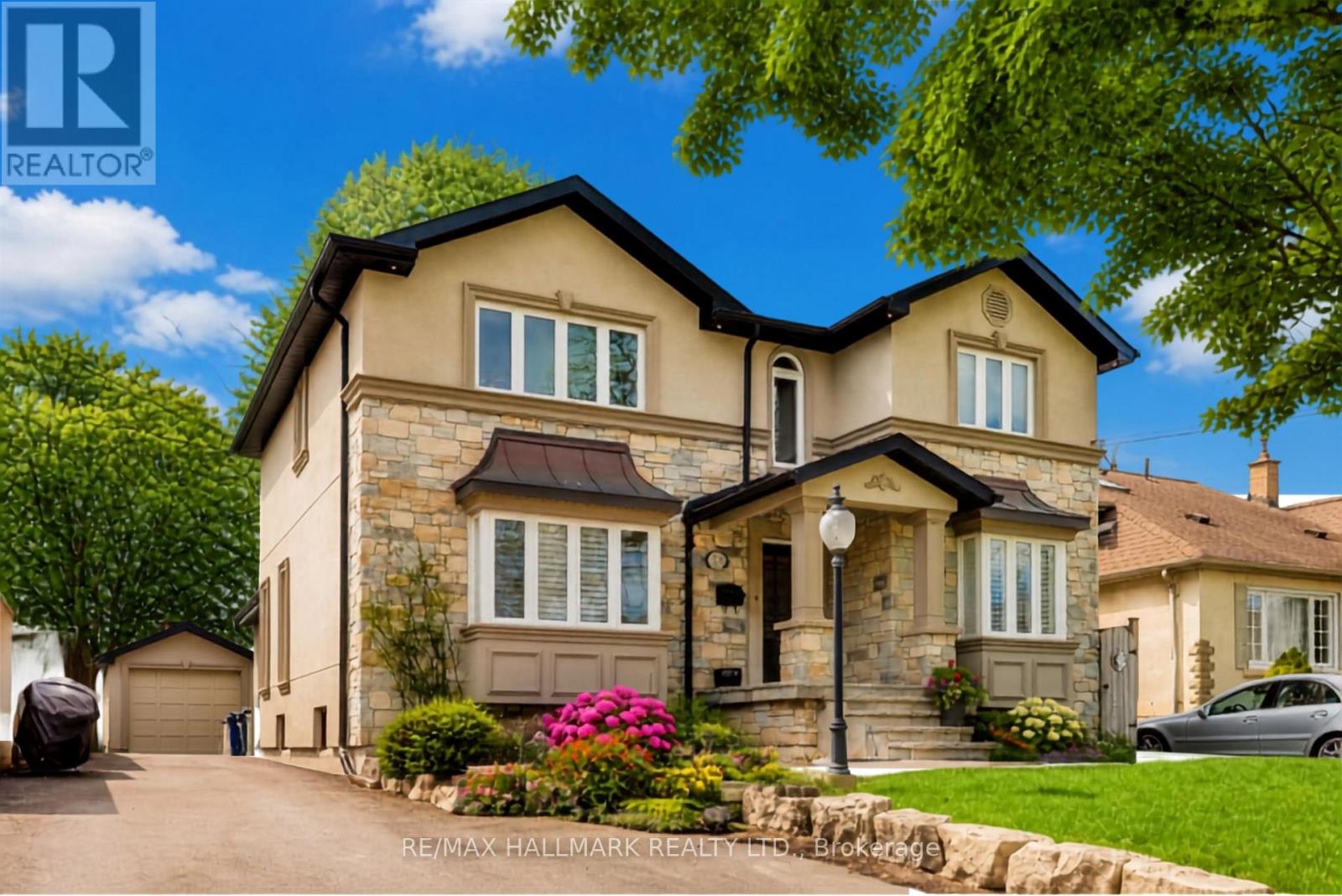76 Ashbourne Drive, Toronto, Ontario  M9B 4H5 - Photo 2 - W13716126