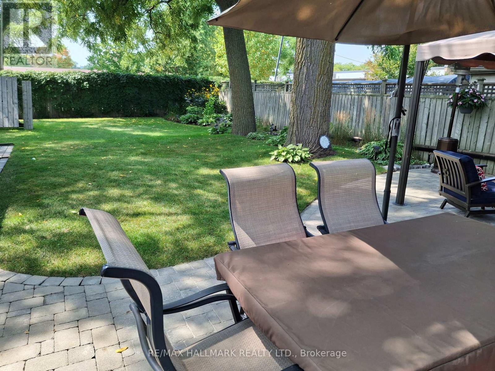 76 Ashbourne Drive, Toronto, Ontario  M9B 4H5 - Photo 40 - W13716126