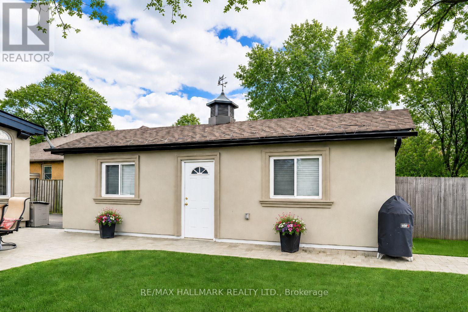 76 Ashbourne Drive, Toronto, Ontario  M9B 4H5 - Photo 44 - W13716126