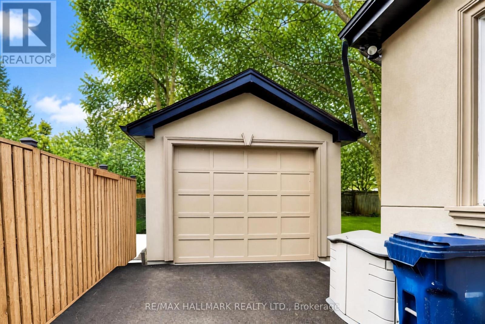 76 Ashbourne Drive, Toronto, Ontario  M9B 4H5 - Photo 45 - W13716126