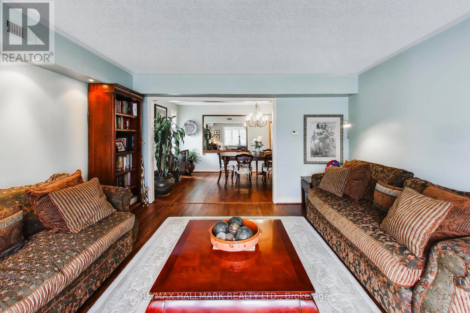 76 Ashbourne Drive, Toronto, Ontario  M9B 4H5 - Photo 6 - W13716126