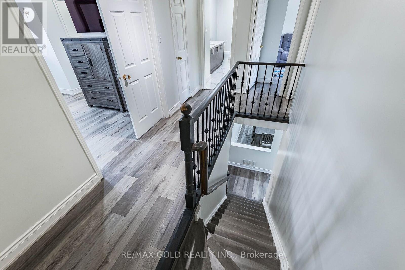 60 Four Seasons Circle, Brampton, Ontario  L7A 2A7 - Photo 29 - W13716140