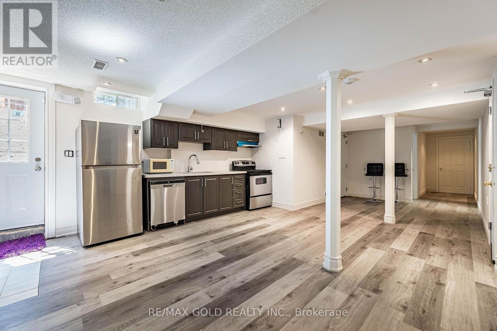 60 Four Seasons Circle, Brampton, Ontario  L7A 2A7 - Photo 30 - W13716140