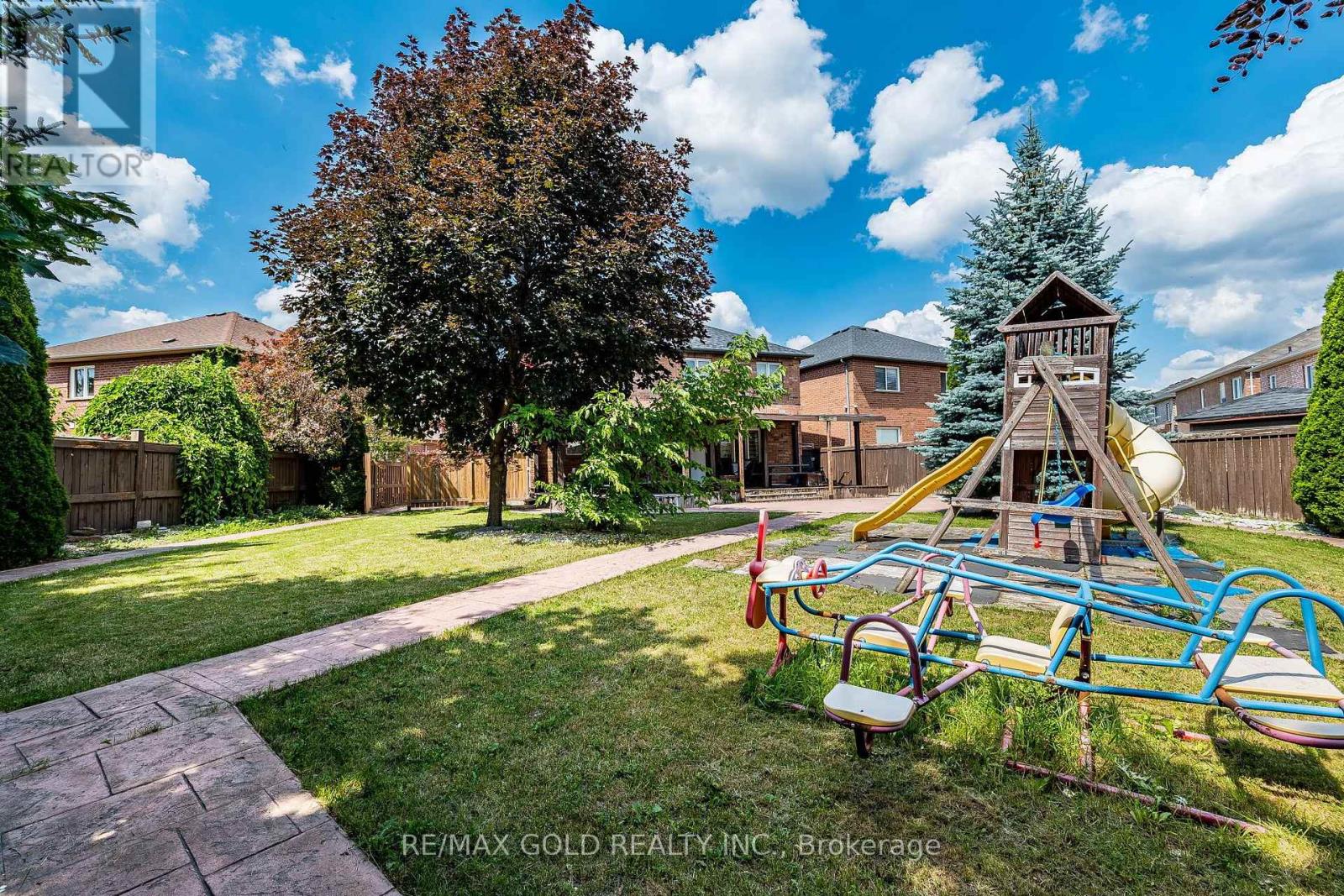 60 Four Seasons Circle, Brampton, Ontario  L7A 2A7 - Photo 43 - W13716140