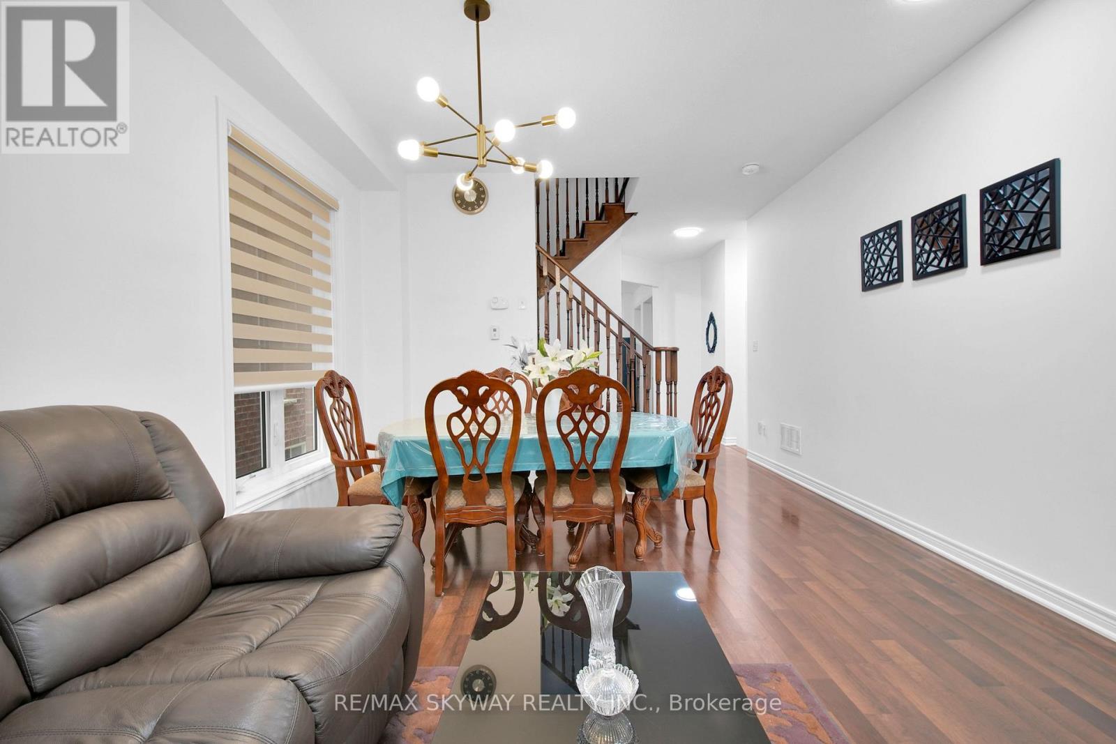 12 Fitzgibson Street, Brampton, Ontario  L6Y 5Y5 - Photo 6 - W13715590